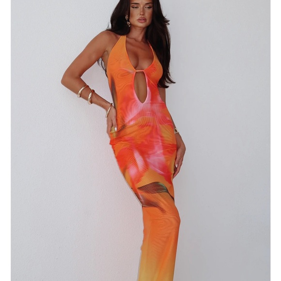 Fox Dresses & Skirts - White Fox NWT Sunset Bets Are Off Maxi Foral Dress